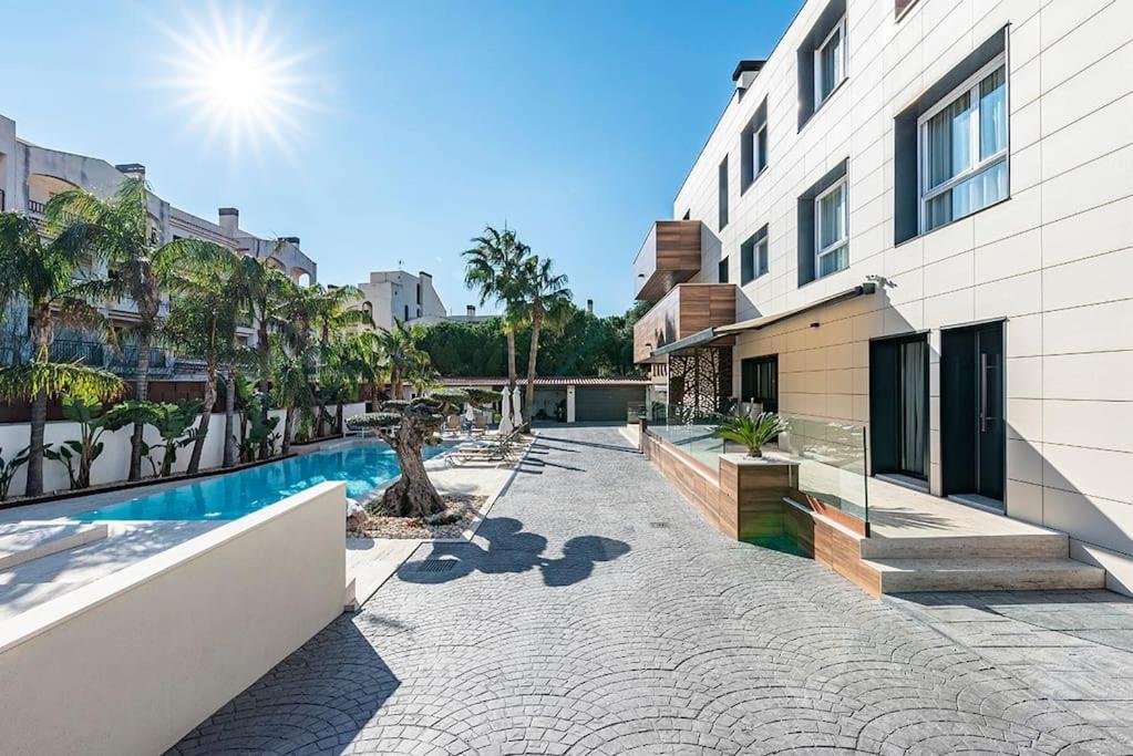 5 Stelle Piscina, Jacuzzi, Wifi - 2 Min Dal Mare Apartman Miami Playa Kültér fotó
