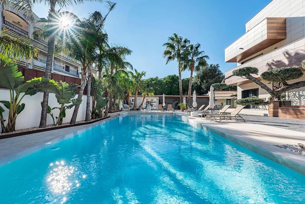 5 Stelle Piscina, Jacuzzi, Wifi - 2 Min Dal Mare Apartman Miami Playa Kültér fotó