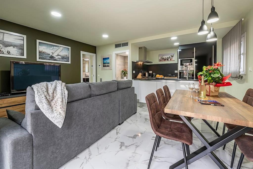 5 Stelle Piscina, Jacuzzi, Wifi - 2 Min Dal Mare Apartman Miami Playa Kültér fotó