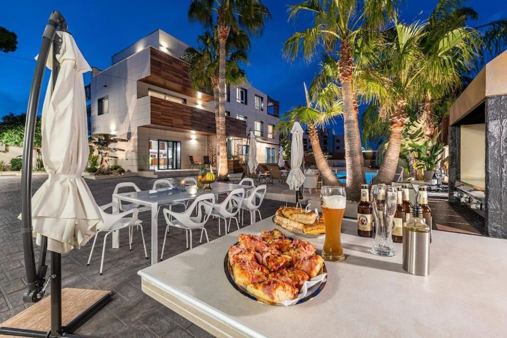 5 Stelle Piscina, Jacuzzi, Wifi - 2 Min Dal Mare Apartman Miami Playa Kültér fotó