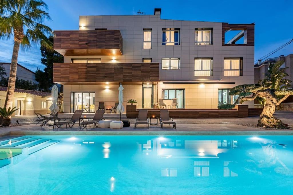 5 Stelle Piscina, Jacuzzi, Wifi - 2 Min Dal Mare Apartman Miami Playa Kültér fotó
